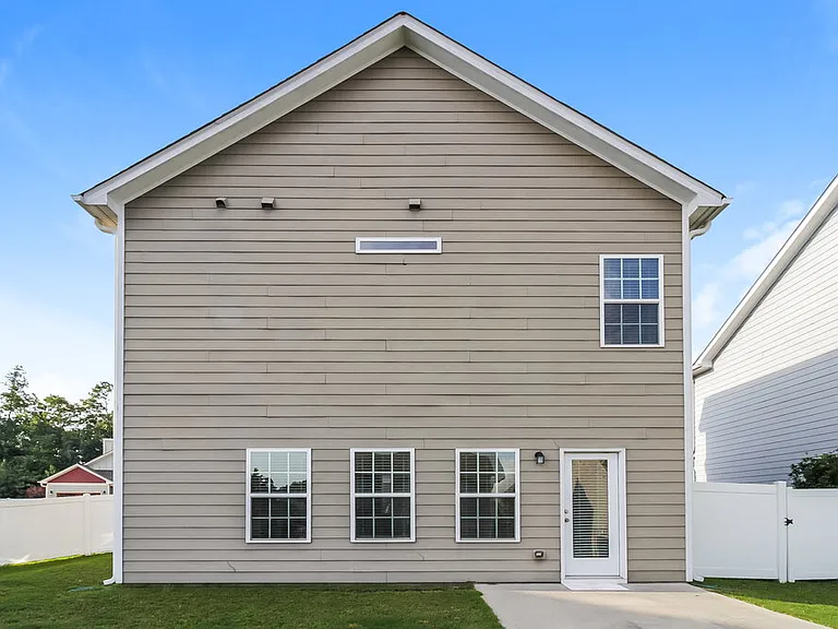 69 Howard Ave NW — Photo 17