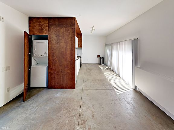 4th image of 1941 Columbia St Unit 205