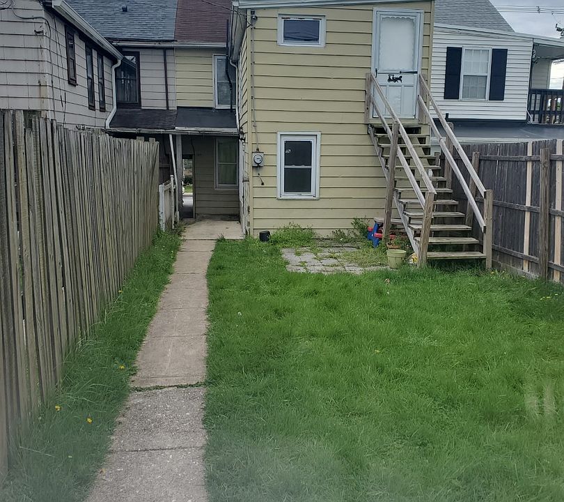 2nd image of 341 W Main St