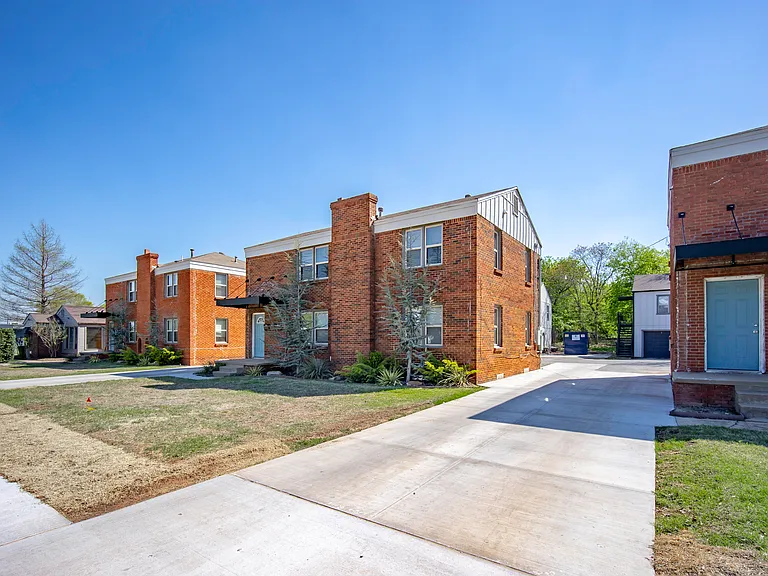 4612 N Classen Blvd — Photo 17