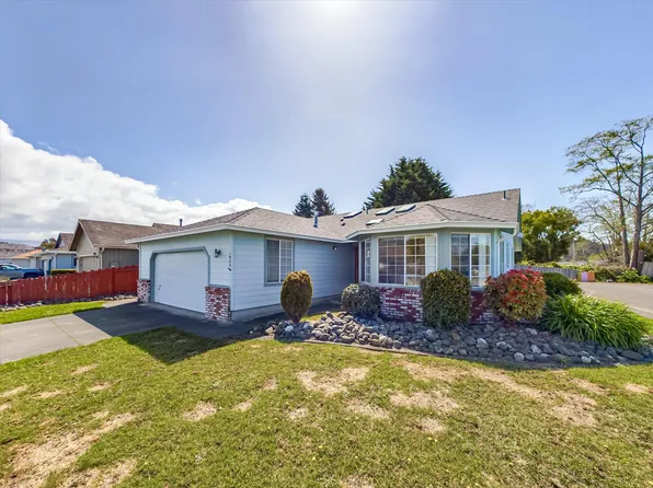 1900 Heartwood Dr, McKinleyville, CA 95519