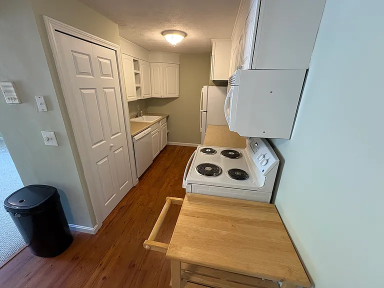 451 School St #12 — Photo 2