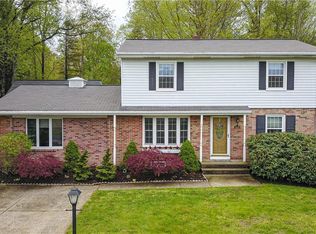 5552 Lockwood Rd, Madison, OH 44057