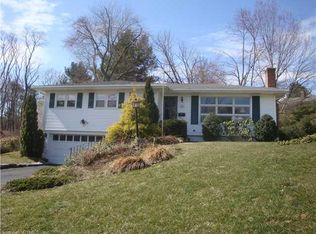 59 Foxridge Rd, West Hartford, CT 06107