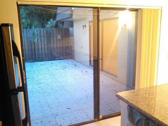 3rd image of 585 Green Springs Pl