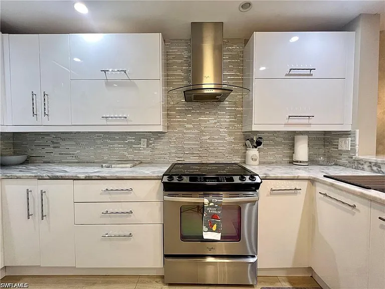 1120 Sarah Jean Cir #B-205 — Photo 13