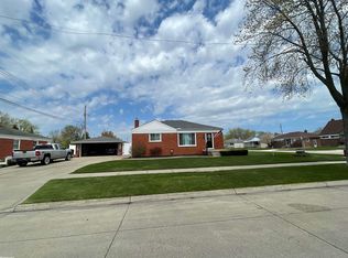 22225 Love St, Saint Clair Shores, MI 48082