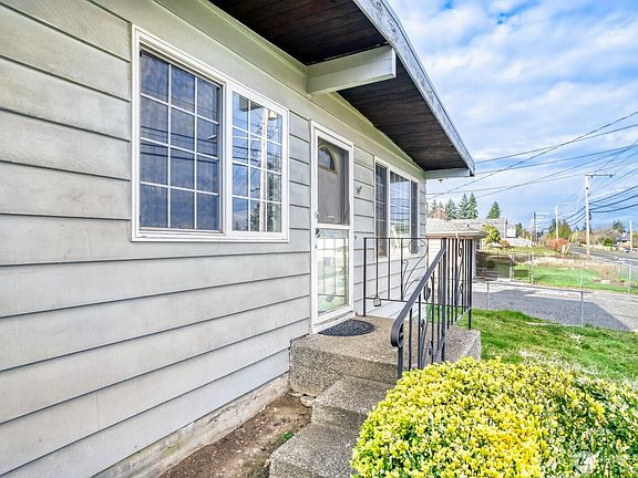 2nd image of 17028 Larch Way