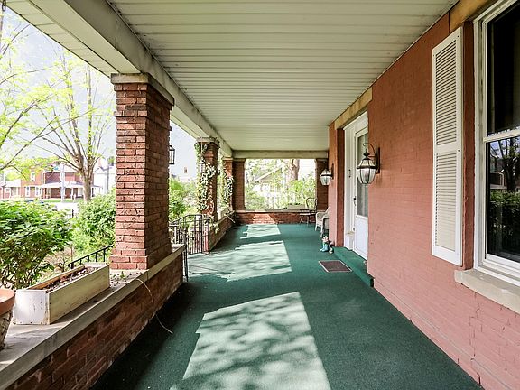 5th image of 506 S Washington St