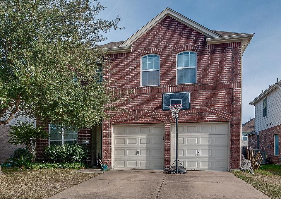 1st image of 11931 Leaf Oak Dr