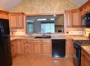 3598 Greenview Dr, Medina, OH 44256