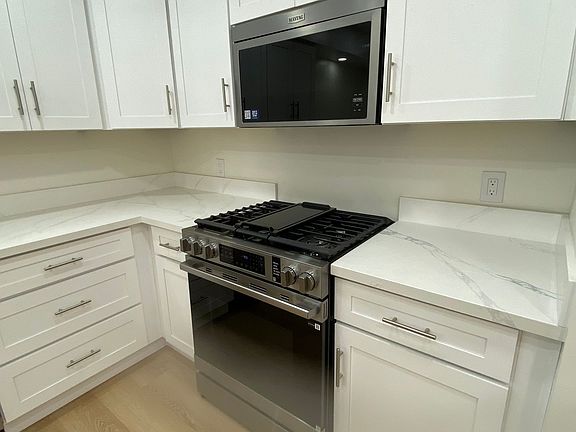 2nd image of 629 N Alamo St #3