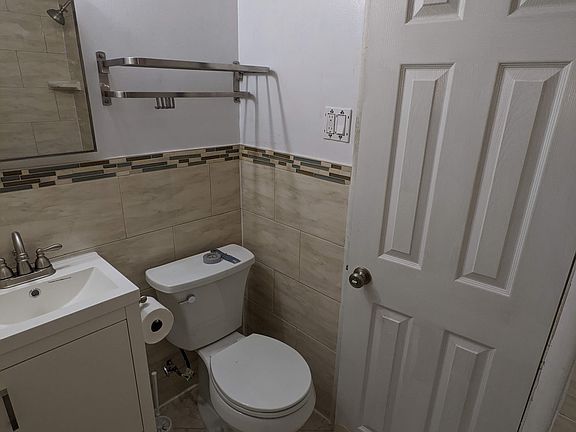 5th image of 9404 Lansford St Floor 2