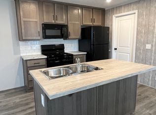 2438 E Birch Dr #97, Kawkawlin, MI 48631