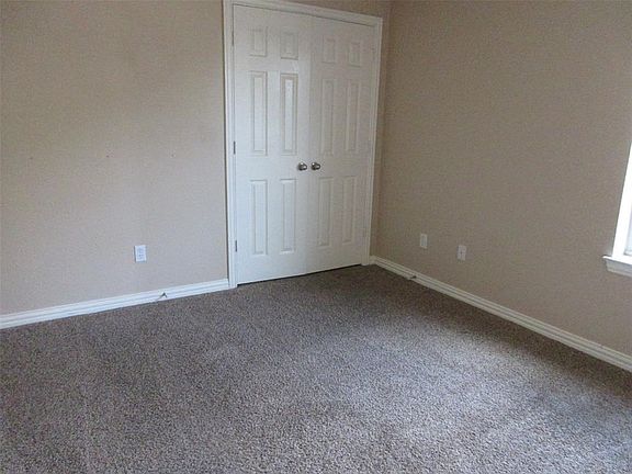 3rd image of 101 Camden Ct
