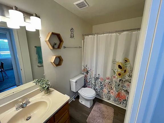 4th image of 29 South Ave #29