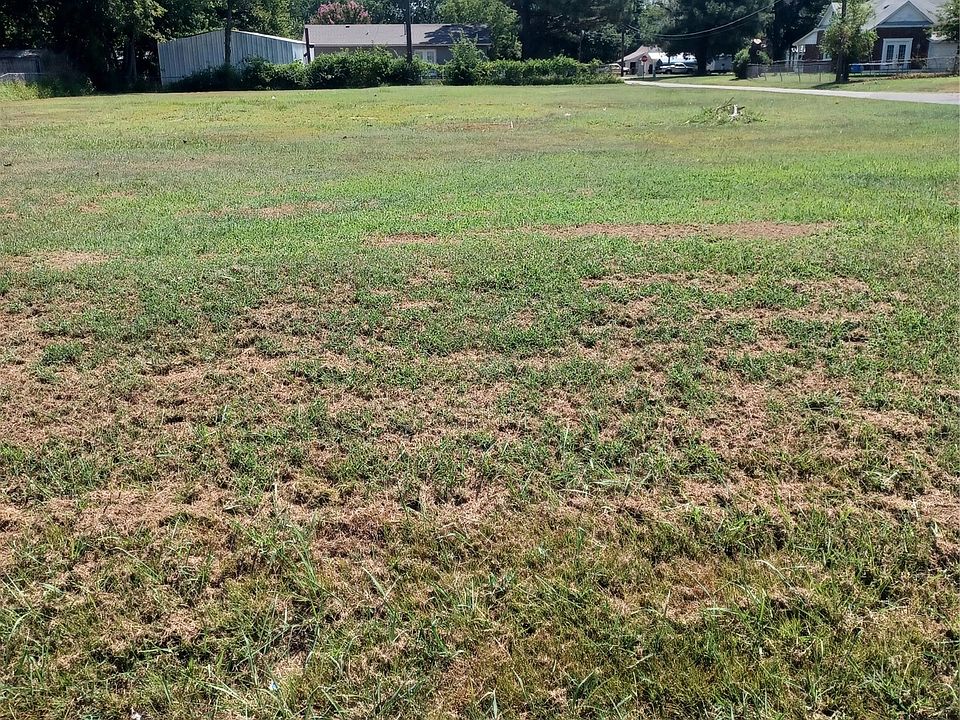 1st image of 514 SE Main St