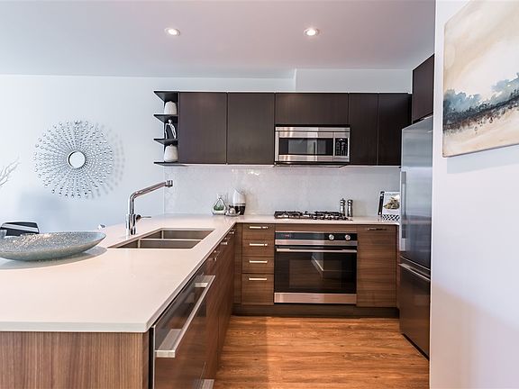 5th image of 1061 Marine Dr #302