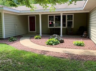 595 N Linden St, Essex, IL 60935