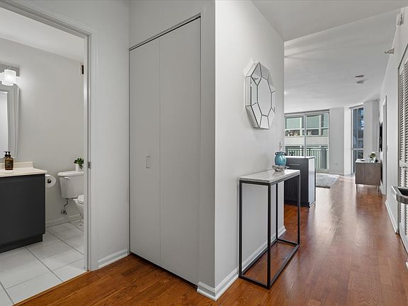 3rd image of 645 N Kingsbury St APT 1703