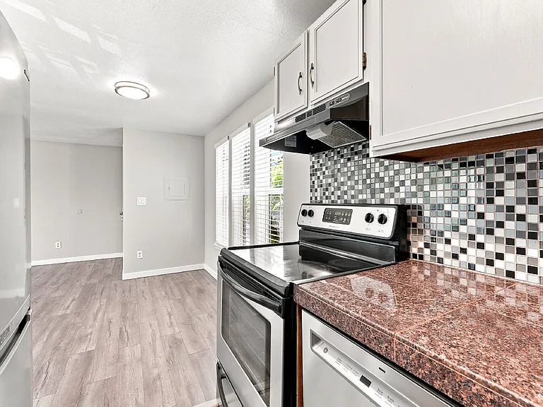 1505 S Ouray Cir #D — Photo 9