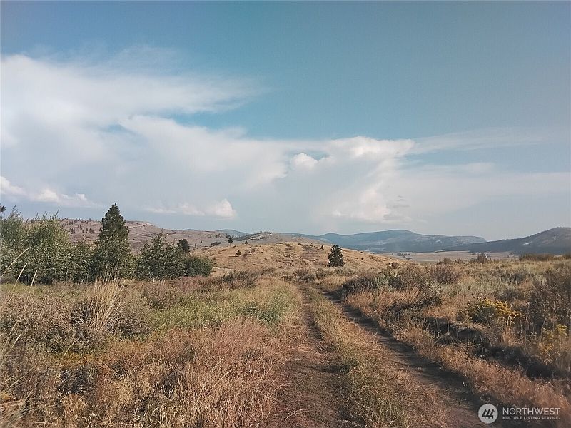 2nd image of 6 Painted Rock Road