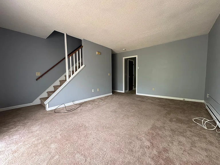 176-9 Lincoln St — Photo 2