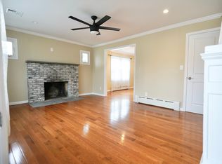 5 Ashwood Rd, Port Washington, NY 11050