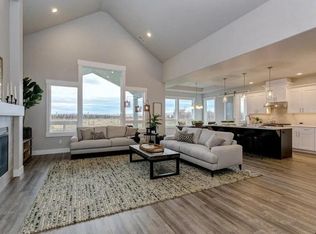 3052 NW Hidden Ridge Dr NW, Bend, OR 97703