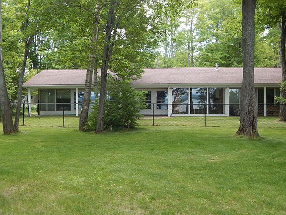 3rd image of 3408 Lakeshore Dr