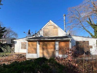 11 Snowberry Lane, Islandia, NY, 11749