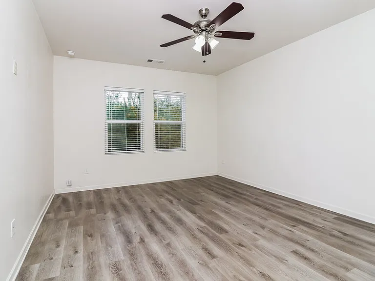7261 Lacey Dr — Photo 10