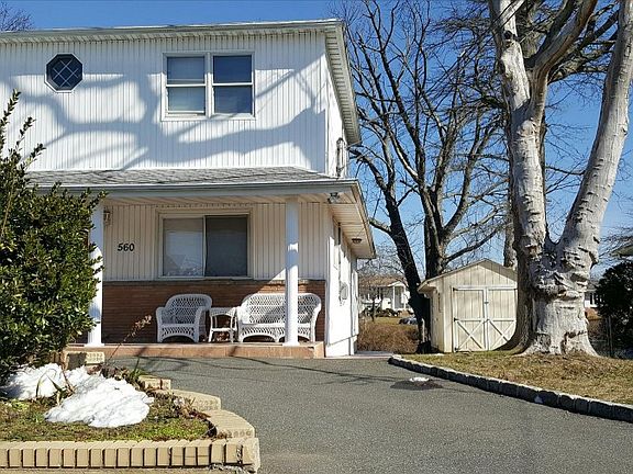 2nd image of 560 Derby Ave