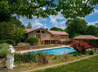 2711 Parkwood Rd, Louisville, KY 40214