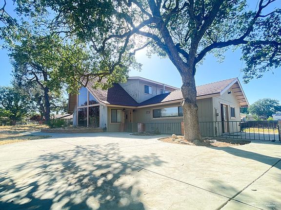 3rd image of 22711 Jerry Dr