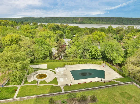 4705 Henry Hudson Parkway image 2 of 22