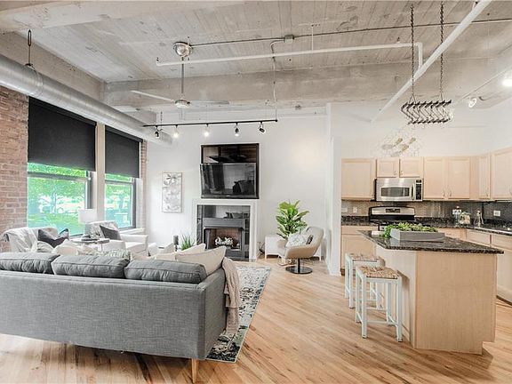 3rd image of 2029 Grand 115 Blvd #115
