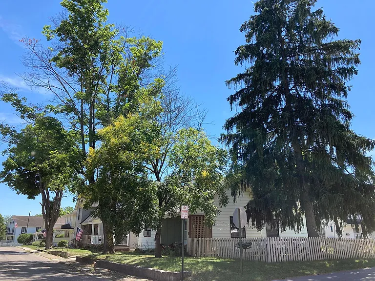 131 S Chester St — Photo 25
