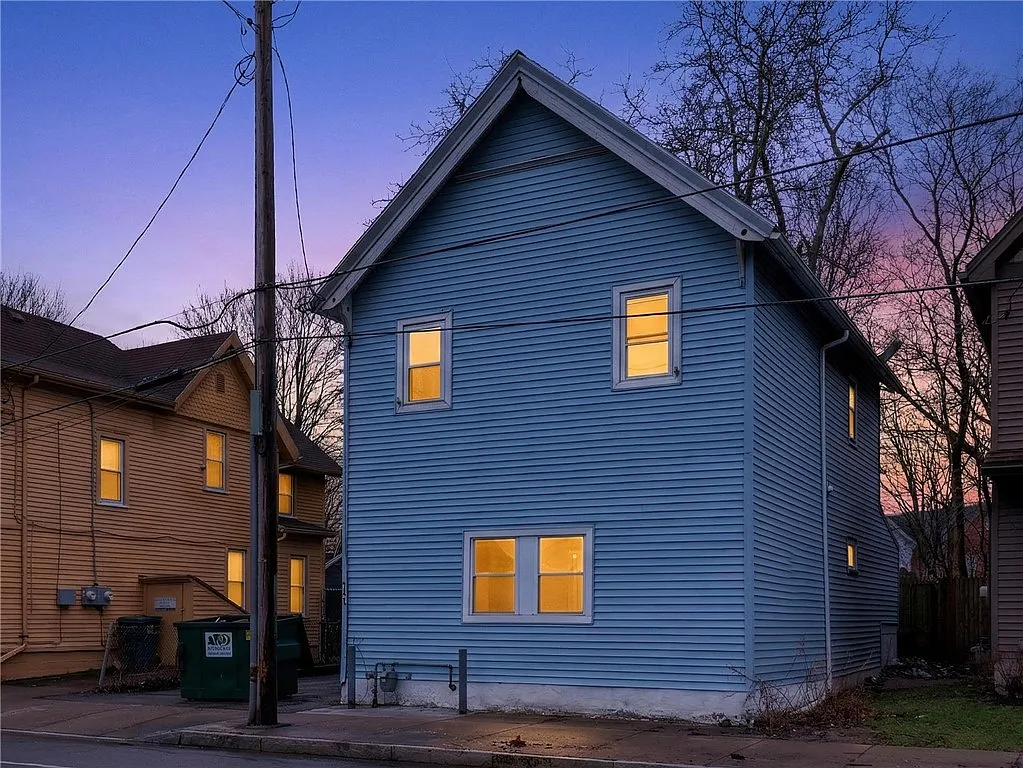 791 W Broad St photo 1