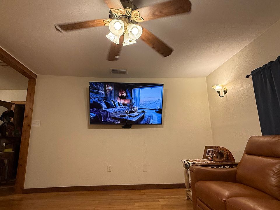 2nd image of 319 E Lee Ave