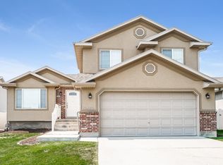 12462 S Homeland Dr, Riverton, UT 84096