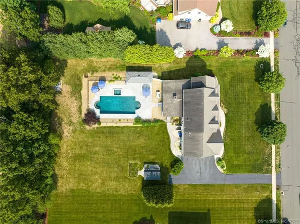 44 Ridgeview Way, Ellington, CT 06029