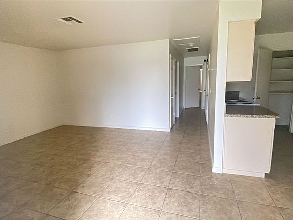 2nd image of 3052 W Pontiac Way