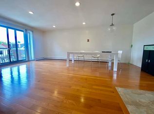 116 Bay 28 St #3, Brooklyn, NY 11214