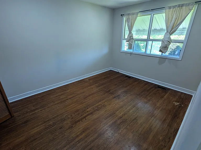 7084 Minotola Ave — Photo 3