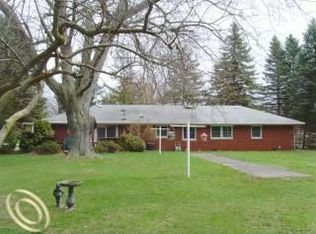 2201 Oak Grove Rd, Howell, MI 48855