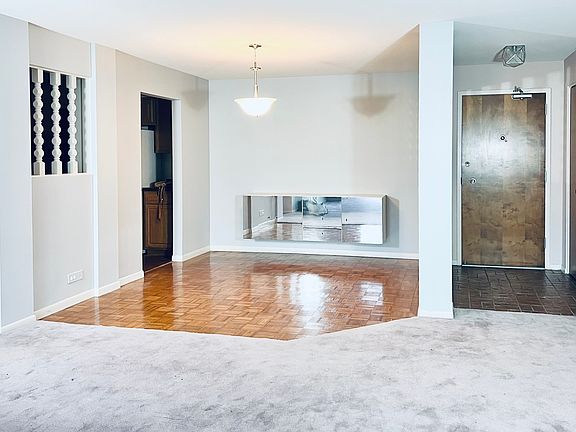 5th image of 900 Sunset Dr Unit 611