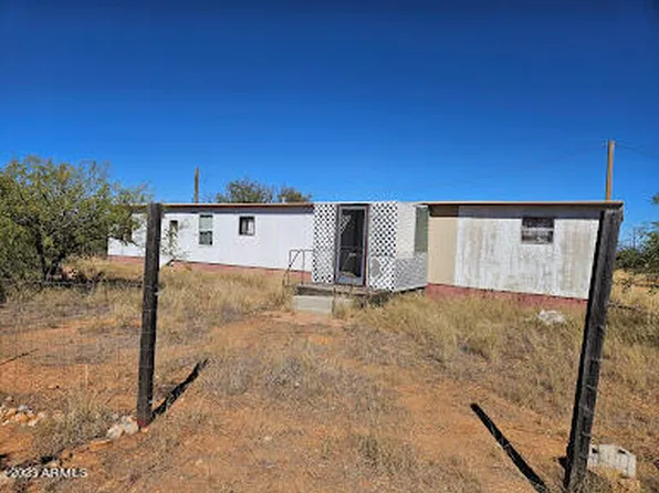 8533 E Wintergreen Lane, Hereford, AZ 85615