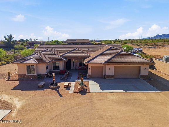 2nd image of 1532 N ROADRUNNER Road