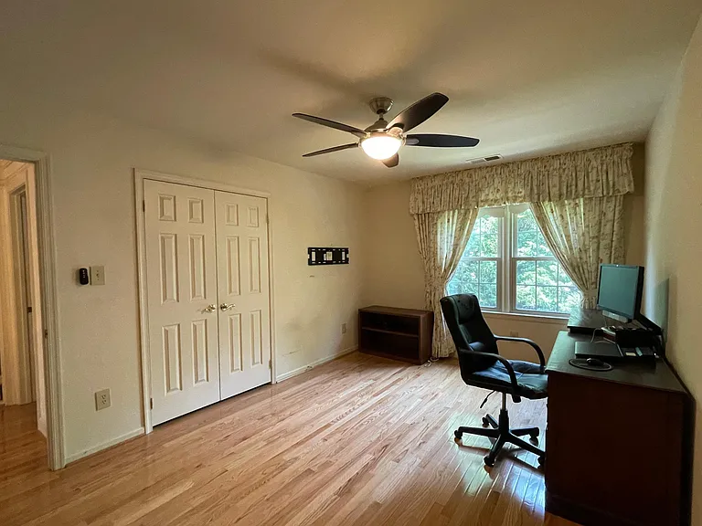 10804 Willow Run Ct — Photo 35